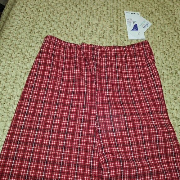 New Basic editions Red Plaid Leggings Size Girl's 14/16 - Picture 2 of 2